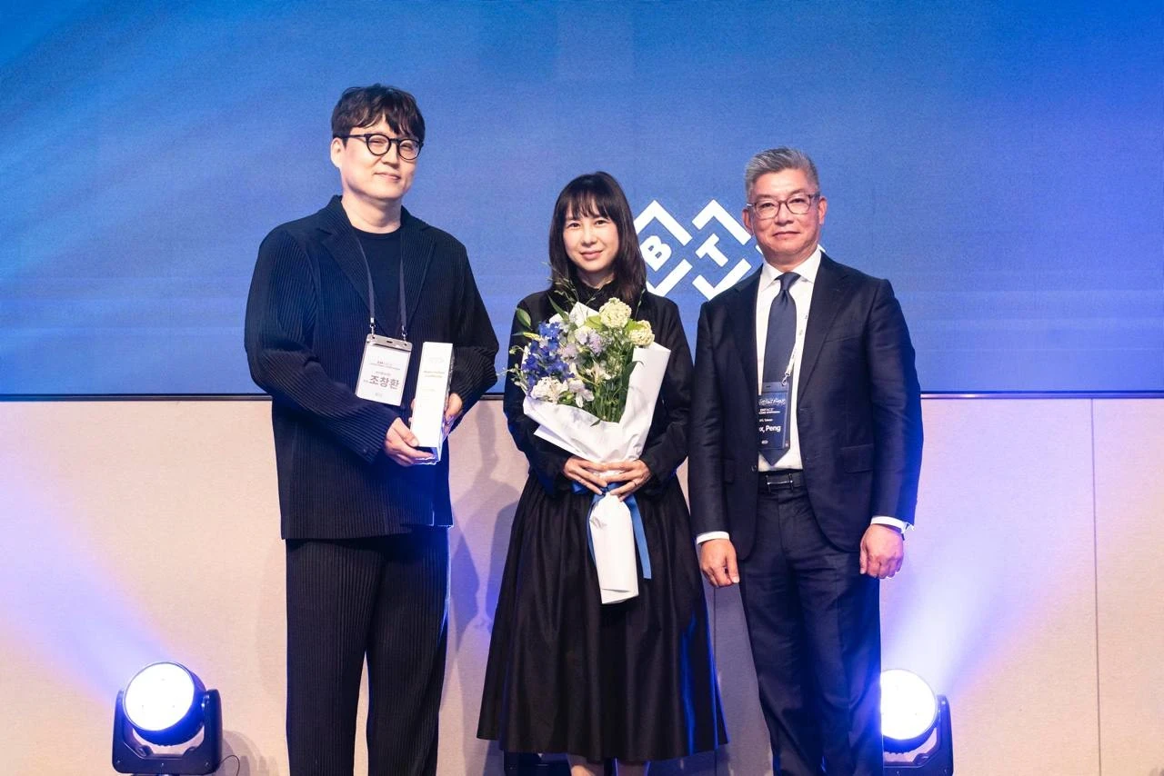 BTL EMFACE韩国上市一周年“Loyal Customer”感谢牌 · 2025-05