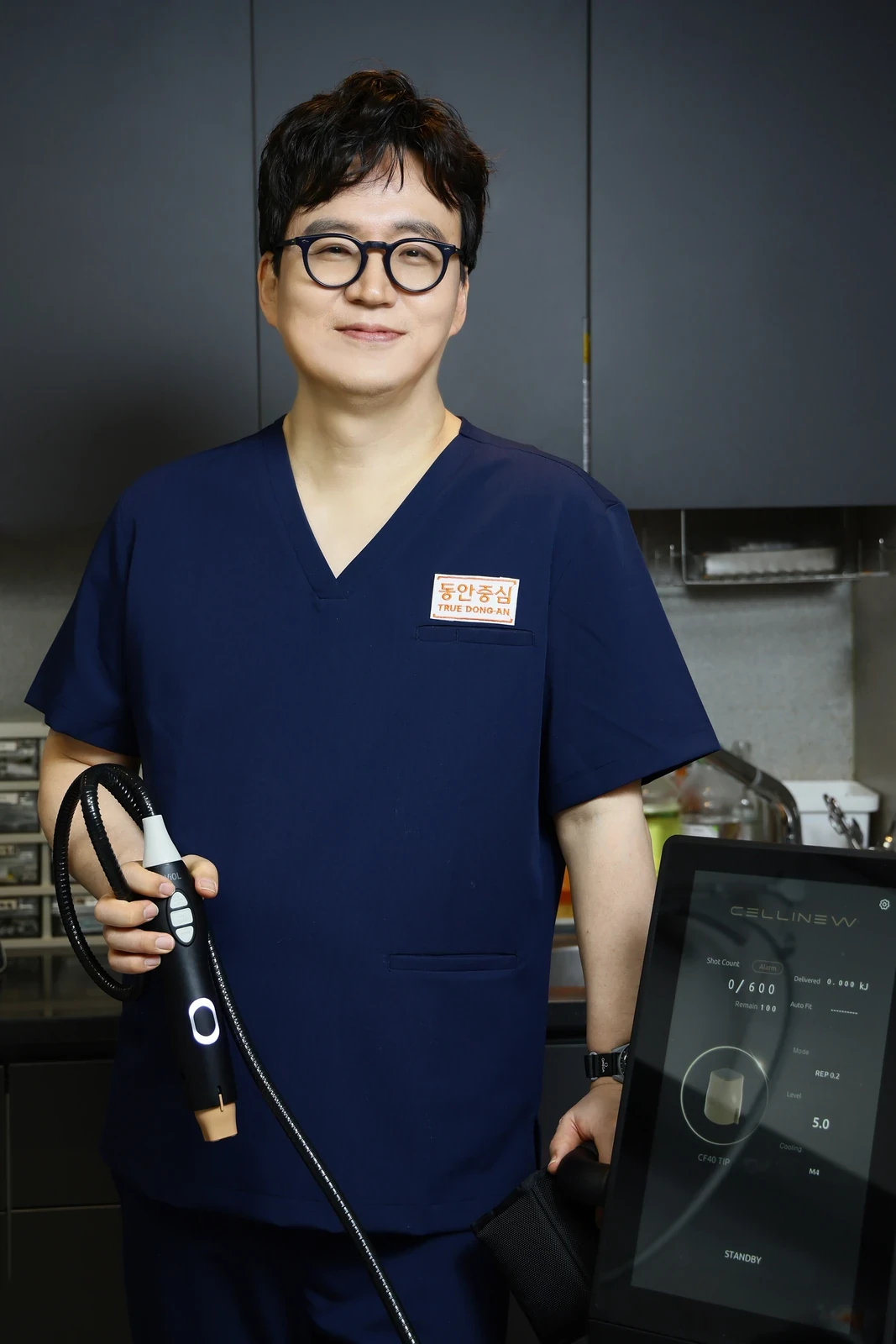 曹昌焕院长与CELLINEW设备