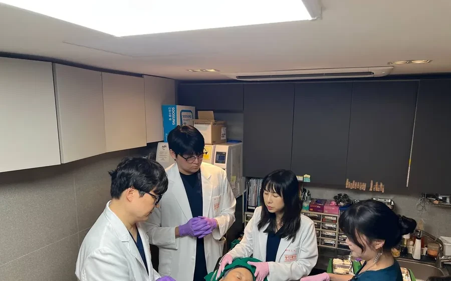 应MERZ邀请举办RADIESSE研讨会，曹昌焕院长授课并进行现场演示