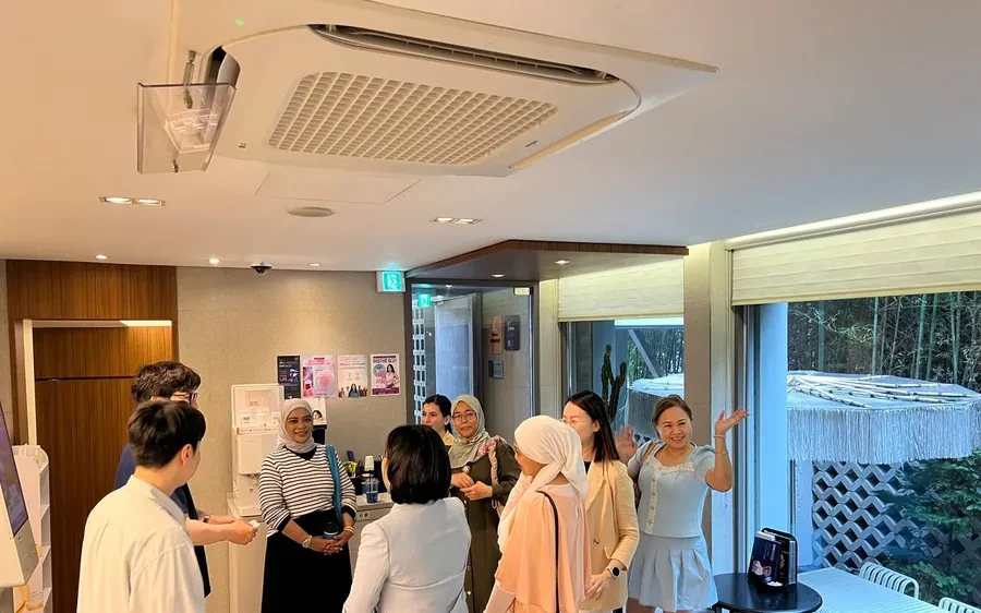 WEERO邀请马来西亚医生参加研讨会，曹昌焕院长讲授并示范EVE TITAN治疗方案